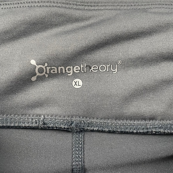 Orange theory Workout Leggings Gray with Floral • XL - Picture 6 of 6